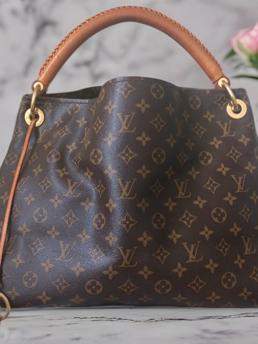 Louis Vuitton Monogram Canvas Bucket Shoulder Bag in Brown/Tan, like new!